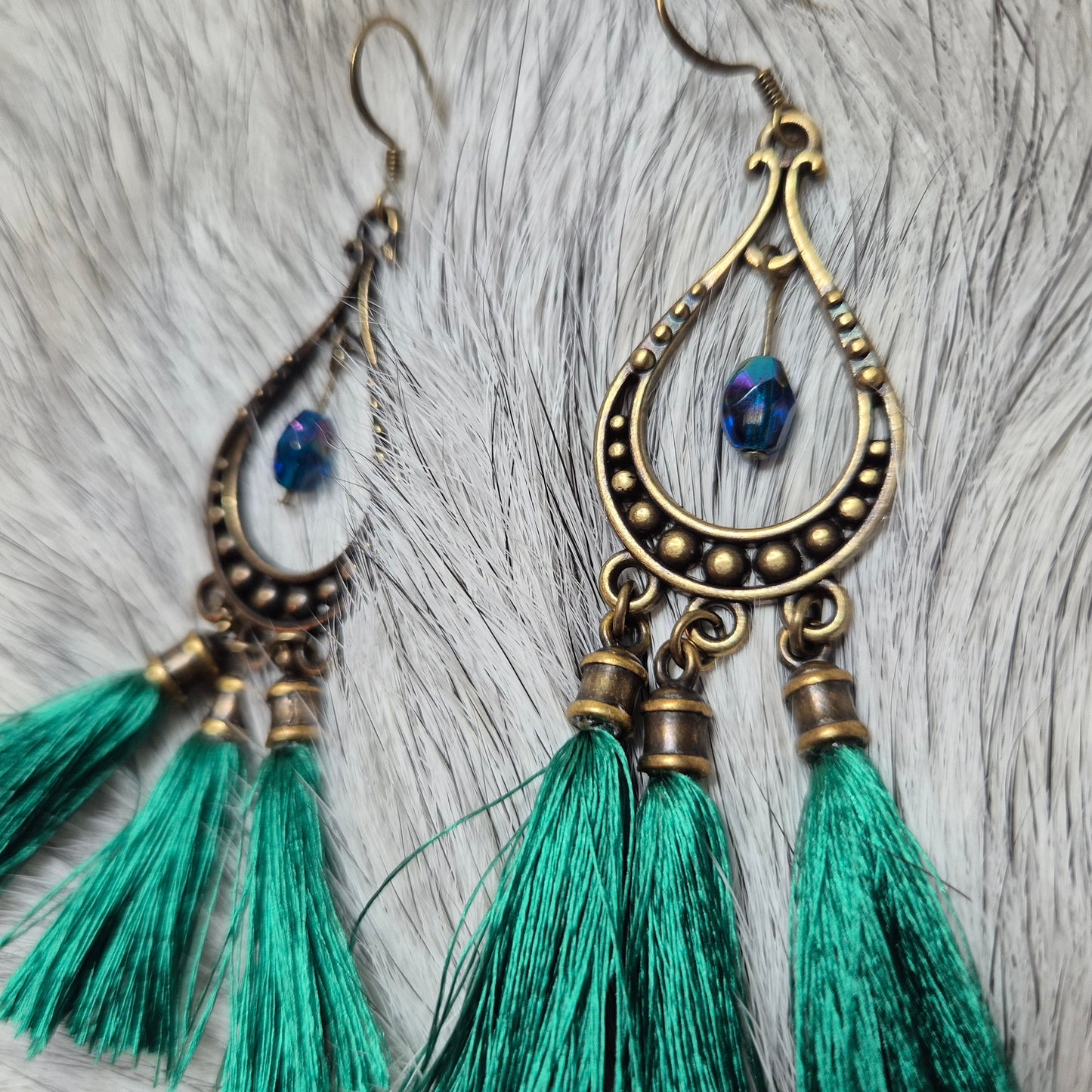 Clepsydre with Blue Beads