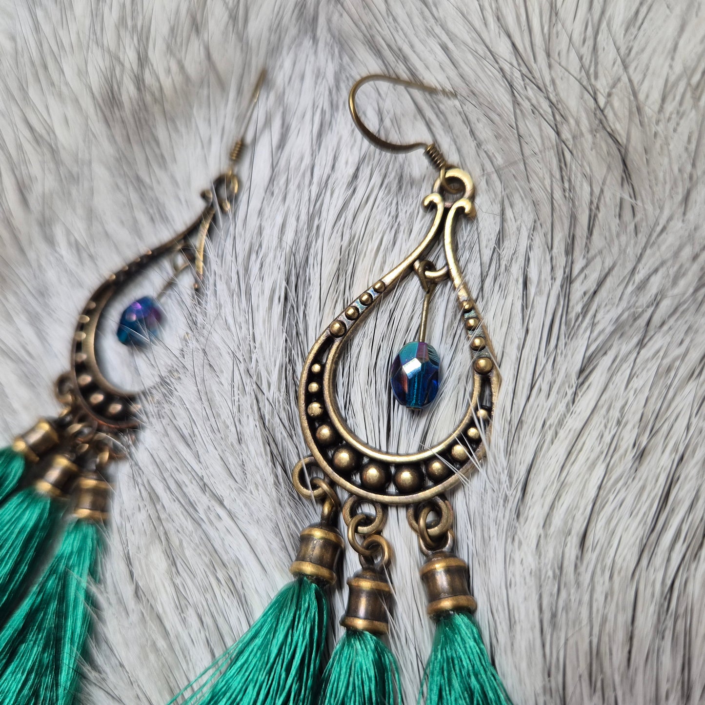 Clepsydre with Blue Beads